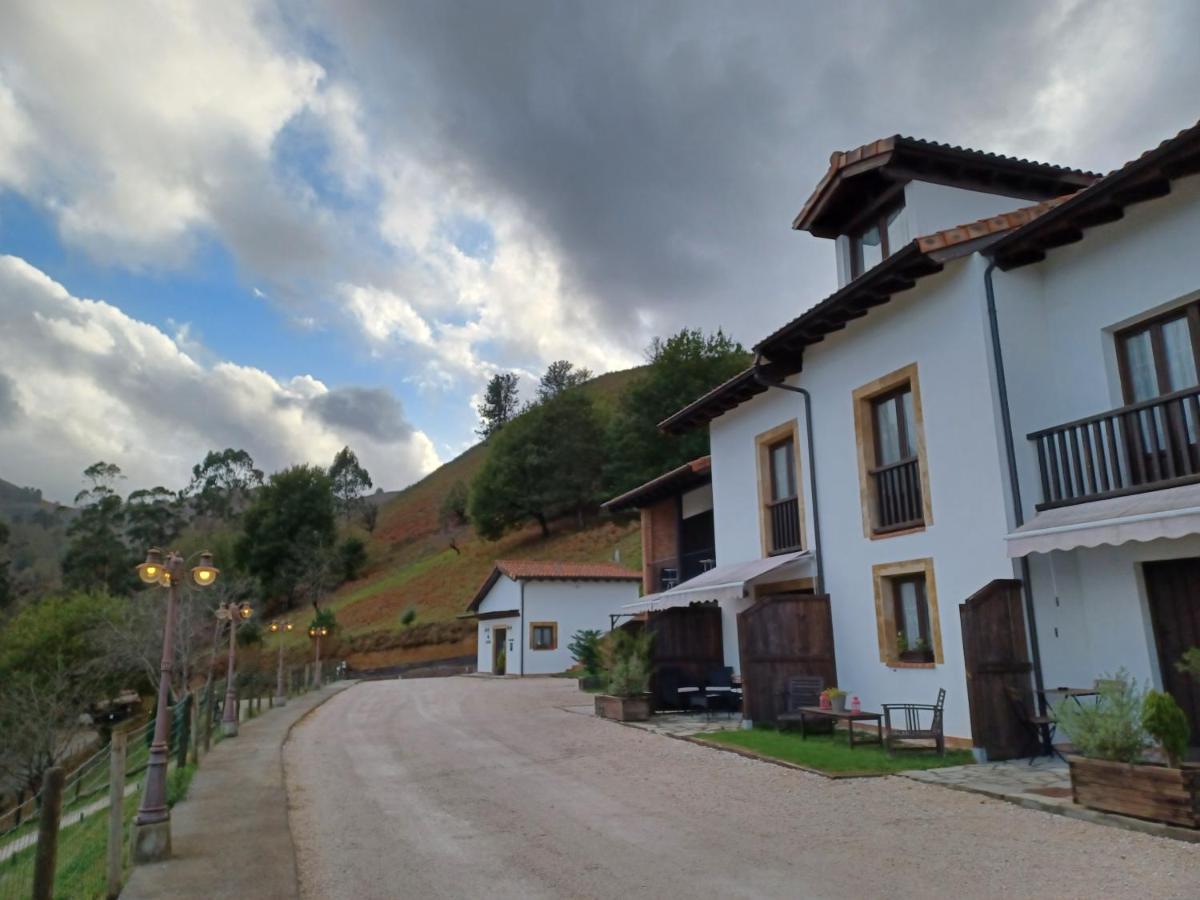 Apartamentos El Llanin Onís Esterno foto